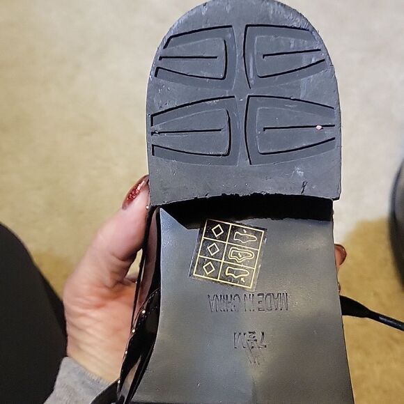 Midnight Velvet Loafer with studs. Size 7.5 - Picture 7 of 7